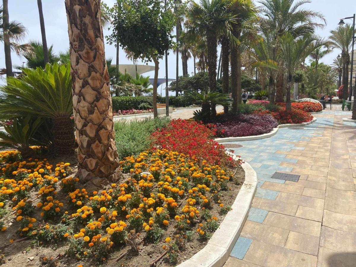 Victoria Home & Parking Estepona Bagian luar foto